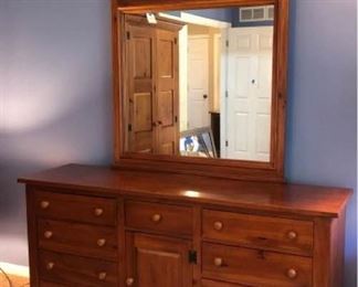 Beautiful Broyhill Dresser