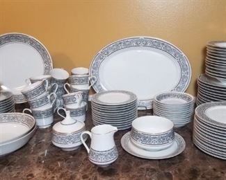 Black and White Dining