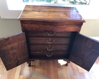 Amazing Wood Chest!
