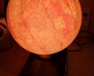 Vintage Globe Lights Up!