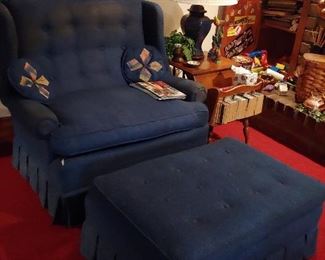 Ovesized chair and ottoman
