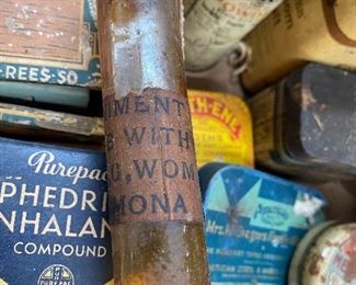 Small Early Paper Label Liniment Bottle Pomona N.C.(F.G. Womack)
