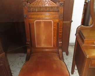 VICTORIAN CHAIR
