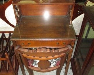 SMALL DESK AND CHAIR