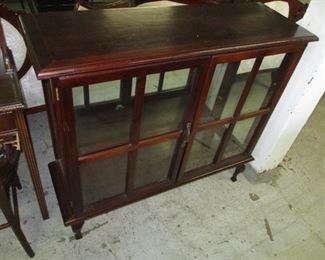 DISPLAY CABINET