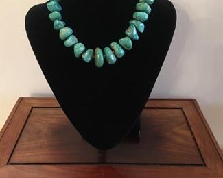 Thick and rich! TURQUIOSE Necklace w/Inlaid Turquoise and Onyx Toggle Clasp