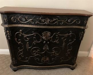 2 cabinet painted chest/ sofa table
Wall / TV cabinet 