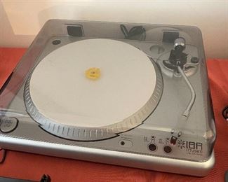 ION DIGITAL CONVERSION TURNTABLE