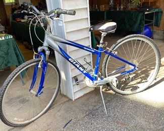 GIANT BIKE