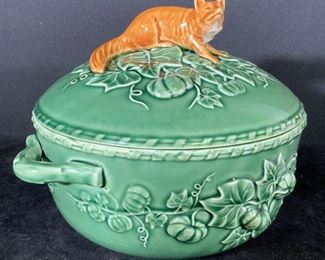 Signed BORDALLO PINHEIRO Fox Serving Vessel