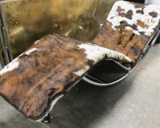 LE CORBUSIER Animal Hyde Chaise Lounge