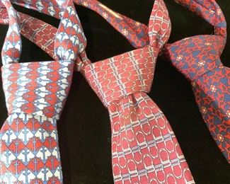 Lot 3 HERMÈS PARIS SILK PATTERNED TIES, France