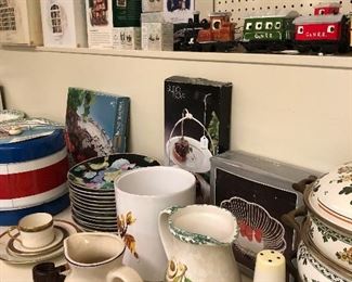 More kitchen items and pitchers