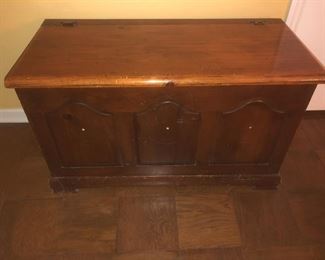 pine toy/storage box