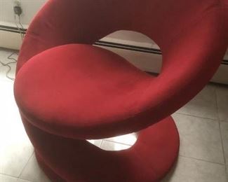1980s sculptured lounge chair - Louis Durot style 12/4 update: family is keeping for Mom's assisted living space