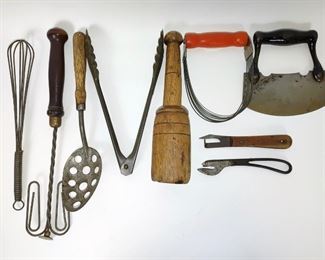 Lot of Vintage Kitchen Tools (9)