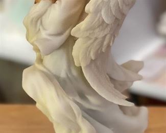 Seraphim Lillian Nurturing Life Angel Sculpture	8x5x4in	HxWxD
