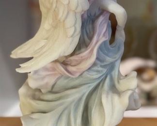 Seraphim I Hope You Dance Angel Sculpture	7.5x5x4.5in	HxWxD
