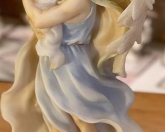 Seraphim Comforting Soul Protect Me Always Angel Sculpture	8x4x3in	HxWxD
