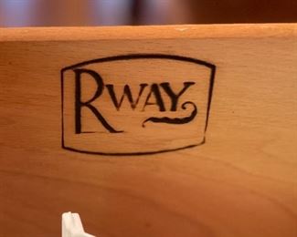 Rway Vintage 8-Drawer Dresser	36x60x21.5in	HxWxD
