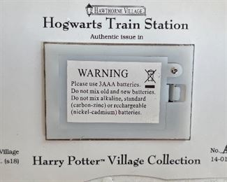 Bradford Exchange Harry Potter Hogwarts Train Station Hawthorne Village	5x7.5x3.5in	HxWxD
