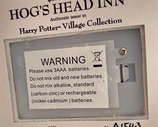 Bradford Exchange Harry Potter Hog's Head Inn Hawthorne Village	6.25x6x3.5in	HxWxD
