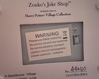 Harry Potter Zonko's Joke Shop Hawthorne Village	5.5x6x4in	HxWxD
