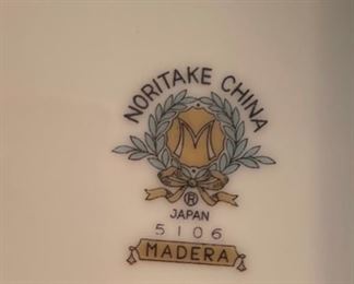 Noritake MADERA China Set		
