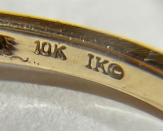 10k Gold, Garnet & Diamond Ring SZ 7.25	10k	
