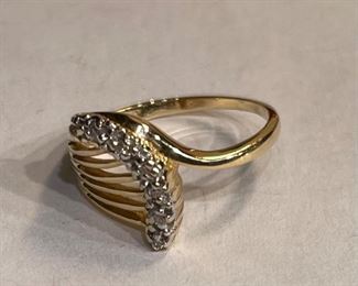 14k Gold 7 Diamond Ring SZ 5	14k	
