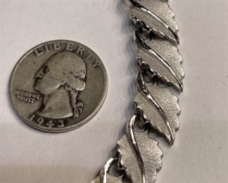 Trifari Silver Tone Vintage Leaf Necklace Choker		
