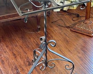 Wrought Iron Bible Stand	35x23x15in	HxWxD
