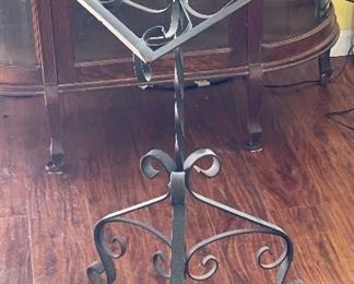 Wrought Iron Bible Stand	35x23x15in	HxWxD
