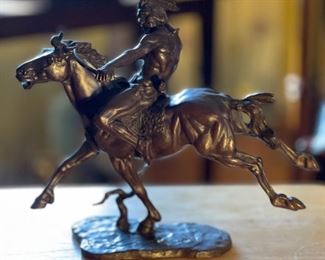 Franklin Mint Indian Hunter John Weaver Bronze 1975	10.5x4x11.5in	HxWxD
