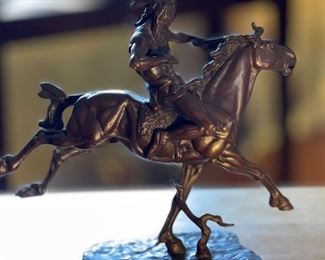 Franklin Mint Indian Hunter John Weaver Bronze 1975	10.5x4x11.5in	HxWxD
