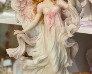 Seraphim Classics Vanessa Heavenly Maiden Angel Sculpture 12x6x5in HxWxD