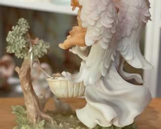 Seraphim Classics Leanne Nurturing Heart Angel Sculpture	8x7x4.5in	HxWxD
