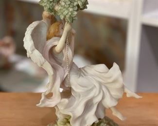 Seraphim Classics Rebecca Beautiful Dreamer Angel Sculpture	9.5x6x6in	HxWxD
