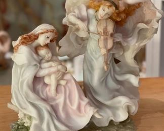Seraphim Song of Praise Angel Sculpture 8x6.5x4.5 HxWxD
