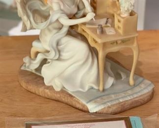 Seraphim Megan Heavens Scribe Angel Sculpture	6x7x4.5in	HxWxD
