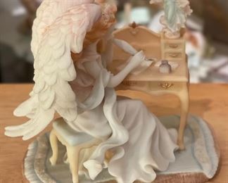 Seraphim Megan Heavens Scribe Angel Sculpture	6x7x4.5in	HxWxD
