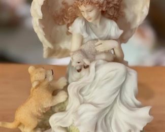 Seraphim Josephine Celebration of Peace Angel Sculpture 5x4x4.5in HxWxD