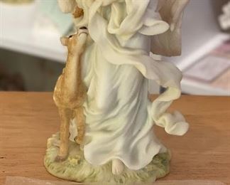 Seraphim Lillian Nurturing Life Angel Sculpture	8x5x4in	HxWxD
