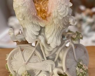 Seraphim Abigail Precious Gift Angel Sculpture	7.5x7x3.5in	HxWxD
