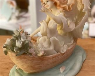 Seraphim Patricia Summer Splendor Angel Sculpture 5x7.5x4.5in HxWxD