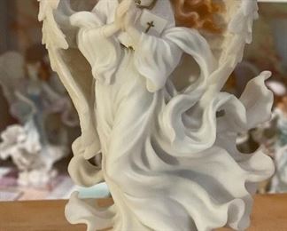 Seraphim Memorial Angel Gods Care Angel Sculpture	8x4.5x3.5in	
