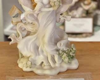 Seraphim Claire Angel Friend Angel Sculpture	7.5x5x3in	HxWxD
