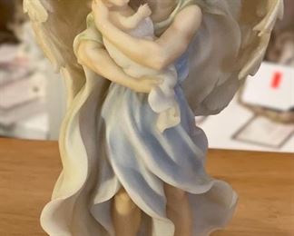 Seraphim Comforting Soul Protect Me Always Angel Sculpture 8x4x3in HxWxD