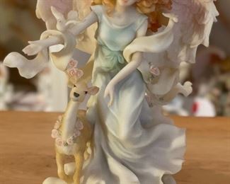 Seraphim Frances Gentle Guide Angel Sculpture	8x5.5x5.5in	HxWxD
