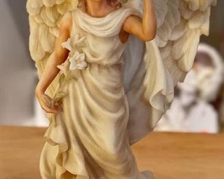 Seraphim Gabriel Celestial Messenger Angel Sculpture	7.5x5x3in	HxWxD
